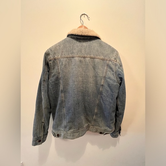 Old navy shearling lined Denim jacket - Picture 2 of 4